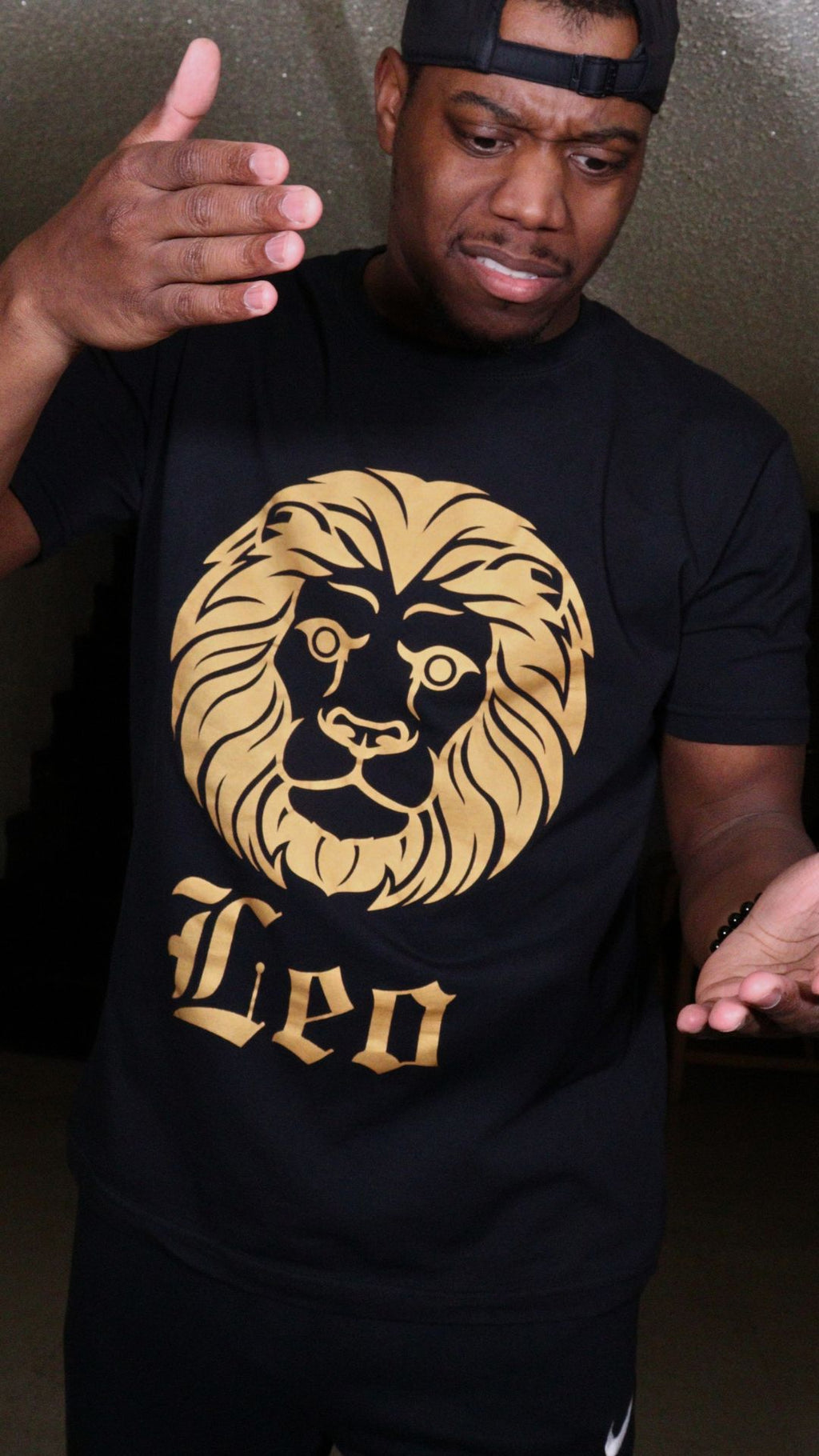 Leo Black & Gold Tshirt